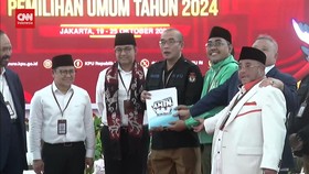 VIDEO: Anies-Cak Imin Klaim Berkas Pendaftarannya Memenuhi Syarat