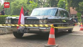 VIDEO: Ganjar-Mahfud Daftar ke KPU Naik Mobil Dinas Bung Karno