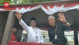 VIDEO: Riuh Arak-arakan Pendukung Mengantar Ganjar-Mahfud ke KPU