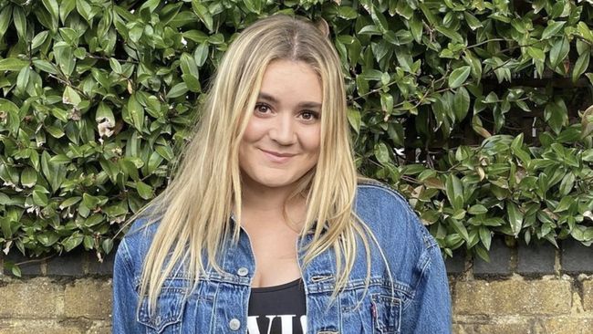 Tilly Ramsay didapuk sebagai juri baru MasterChef Junior Seasons 9 di Amerika bersama sang ayah, koki galak Gordon Ramsay.