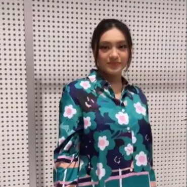 7 Potret Alleia Anata Putri Semata Wayang Ariel NOAH Jadi Mahasiswa Fashion