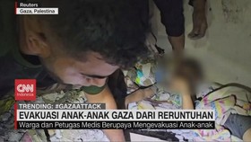 VIDEO: Evakuasi Anak-Anak Gaza Dari Reruntuhan