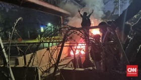 Perwakilan Istana Turun ke Jalan, Massa Minta 13 Rekannya Dibebaskan