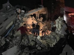 Dunia Hari Ini: Sebuah Gereja Tempat Pengungsian di Gaza Diserang Israel