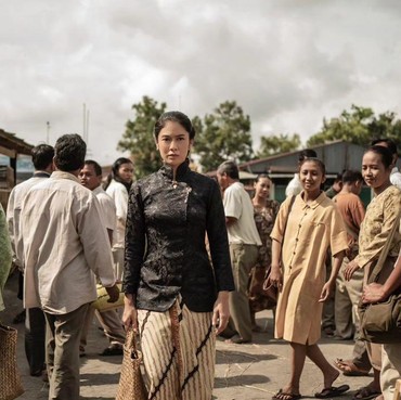 Sinopsis 'Gadis Kretek', Sejarah Rokok Dibalut Romansa Dian Sastro