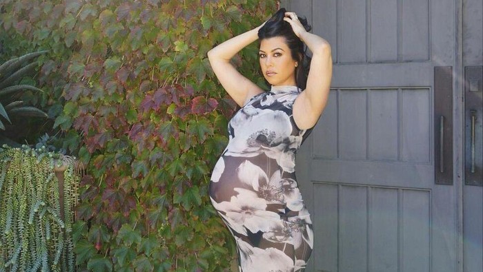Hamil di Usia 44 Tahun, Kourtney Kardashian Curhat USG Menyelamatkan Nyawa Bayinya