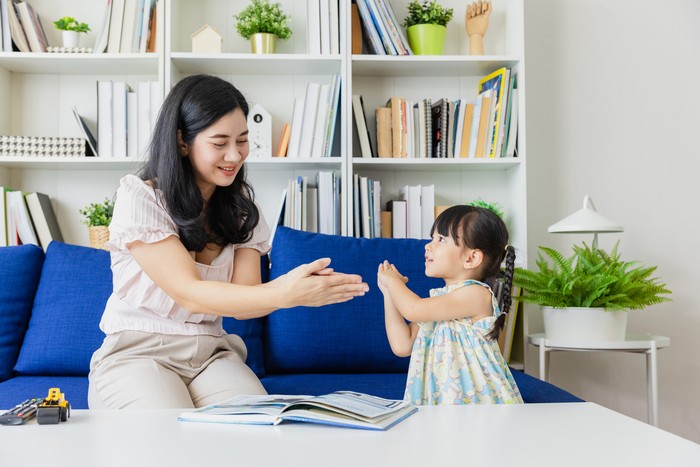 Ilustrasi Ibu dan Anak