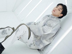 Lirik Lagu Standing Next To You - Jungkook BTS