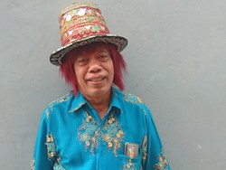 Pak Tarno Naik Level! Dari Jualan di Pinggir Jalan, Kini Punya Toko Sendiri