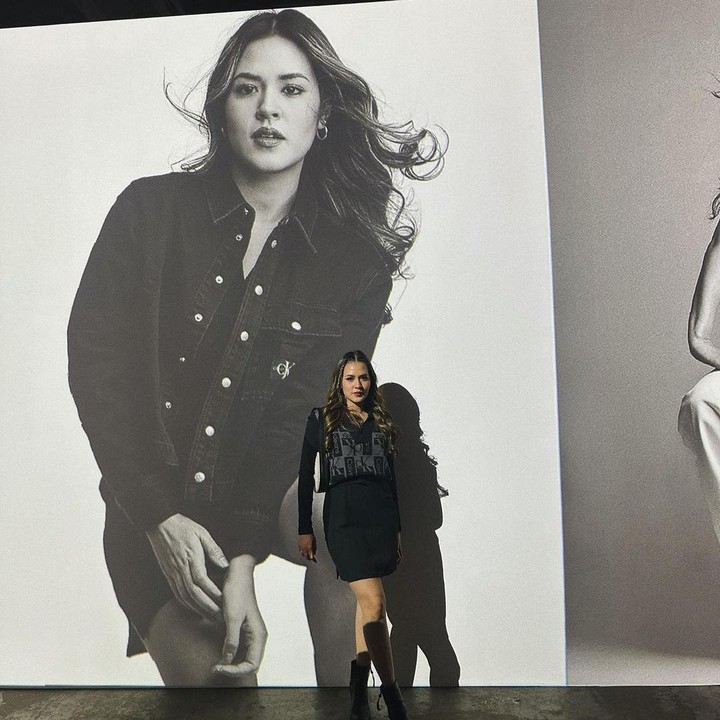 <p>Unggahan Raisa ini juga menuai banyak reaksi dari publik. Ada yang ikut senang, namun ada pula yang penasaran dengan perasaan Raisa saat bertemu dengan idolanya. "LIAT BIAS LANGSUNG DI DEPAN MATA RASANYA GIMANA MBAK?" tanya @vitr****. (Foto: Instagram @raisa6690)</p>