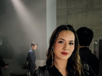 5 Potret Momen Raisa Satu Acara Bareng Jungkook BTS hingga Rowoon