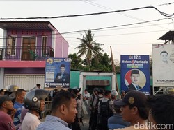 Puluhan Warga Blokir Jalan di Dompu, Tuntut Tangkap Pelaku Pengeroyokan