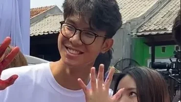 img-title Putra Ganjar Pranowo Pacari Eca Aura? Unggahan 'Tembok' Kode Halangan Agama