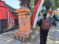 Bis Surat Hilang Ditelan Zaman, Kini Jadi Pemanis Trotoar
