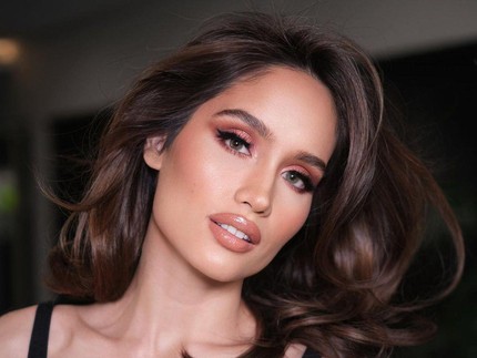 7 Potret Cinta Laura Ganti Style Rambut Pendek, Disebut Mirip Angelina Jolie hingga Cindy Crawford