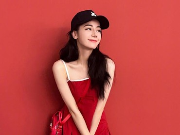 img-title Sosok Aktor yang Dituding Punya Anak Rahasia dari Dilraba Dilmurat Wanita Tercantik Sedunia