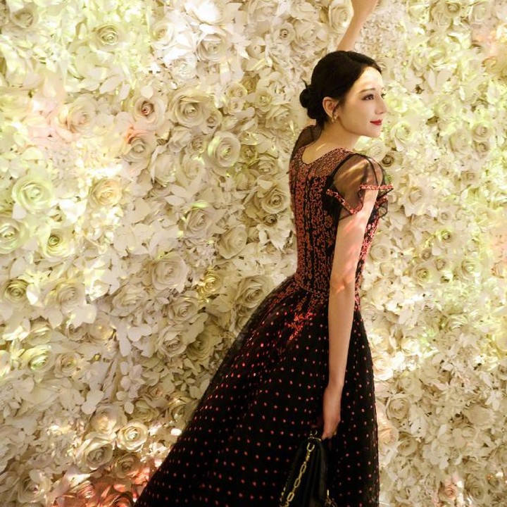 <p>Dilraba memulai debut aktingnya pada 2013 dengan menjadi pemeran utama dalam drama televisi Anarhan. Drama ini mendapatkan nominasi untuk Outstanding Television Series di Flying Apsaras Awards ke-30. (Foto: Weibo Dilraba Dilmurat)</p>