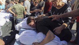 Mayat Berserakan Usai Israel Tingkatkan Serangan ke Gaza
