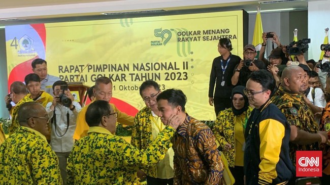 Gibran Rakabuming akan menindaklanjuti putusan rapimnas Golkar yang mengusungnya sebagai cawapres Prabowo.