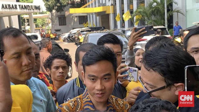 Wali Kota Solo Gibran Rakabuming Raka diperkirakan mengantongi pendapatan Rp90 juta per bulan dari pekerjaannya sebagai orang nomor 1 di Solo.