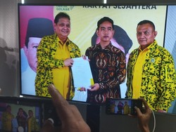 Nusron Tepis Hasto: Kita Tidak Paksa Mas Gibran Jadi Kader Golkar