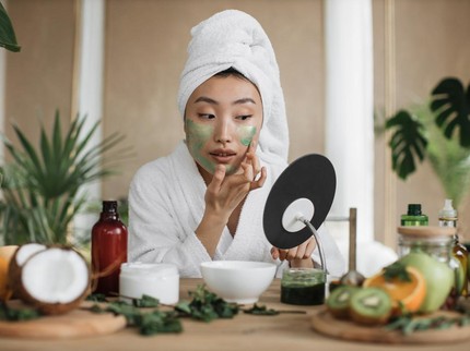 7 Rekomendasi Masker Alami untuk Mengatasi Wajah Breakout