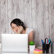 4 Zodiak yang Terkenal sebagai Si Pemalas, Padahal Diam-diam Rajin Banget Lho!