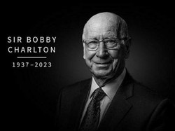 Legenda MU Sir Bobby Charlton Meninggal Dunia