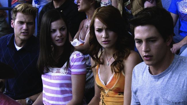 Jadwal Bioskop Trans TV hari ini (21 Mei) The Final Destination (2009). Berikut sinopsis The Final Destination dibintangi Bobby Campo.