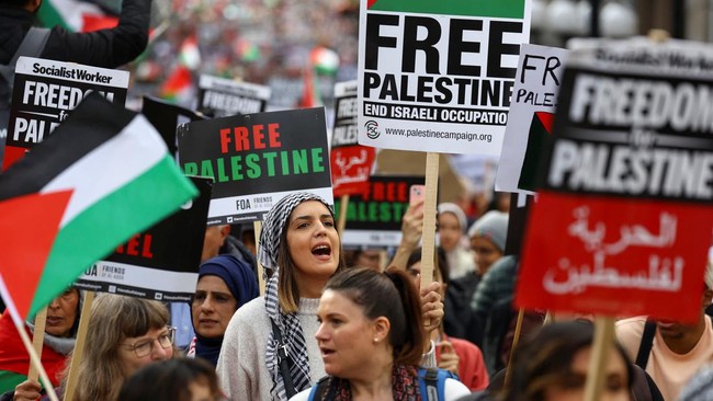 Demo besar pro-Palestina terjadi di pusat kota London, bertepatan dengan Armistice Day atau peringatan berakhirnya Perang  Dunia I.