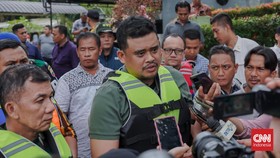 Bobby Wakili Keluarga Saat Peletakan Batu Patung Jokowi di Karo