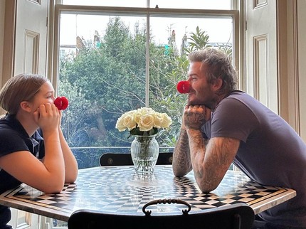 5 Potret Kedekatan Harper, Putri Semata Wayang David Beckham yang Berparas Cantik