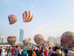 Wow, Ribuan Pengunjung Padati Festival Balon Udara Bekasi!