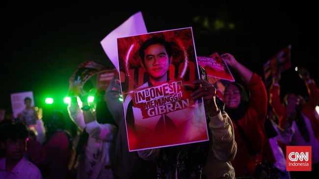 FOTO: Gibran Hadiri Acara Indonesia Memanggil di Tugu Proklamasi