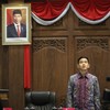 Isu pemakzulan Gibran Rakabuming Raka mencuat setelah putusan MK terkait ijazahnya, kini bola bergulir di DPR.