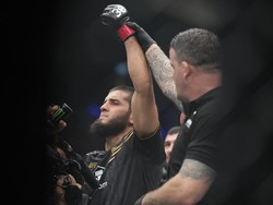 Head Kick yang Tak Diduga-duga dari Islam Makhachev