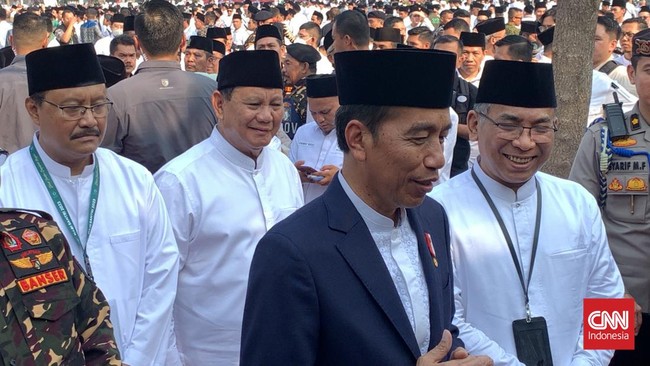 Presiden Jokowi mengatakan semua capres-cawapres di Pilpres 2024 pasangan yang cocok, termasuk Prabowo Subianto yang diisukan bakal didampingi anaknya, Gibran.