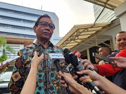 Jelang Tes Kesehatan, Mahfud: Agak Batuk karena Sering Pidato