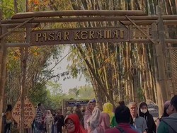 Uniknya Pasar Keramat di Tengah Hutan Bambu Mojokerto