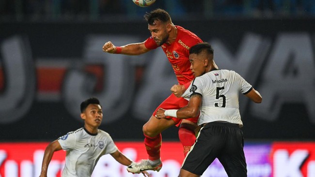 Persija Raih Kemenangan Atas Persis di Liga 1, Dua Kartu Merah Warnai Pertandingan