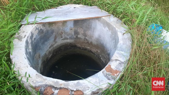 Seorang anak di Ciparay, Kabupaten Bandung menjadi korban perundungan hingga berlumur darah usai ditendang dan diceburkan ke sumur gara-gara menolak minum tuak.
