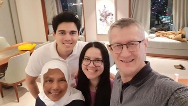 img-title Sosok Elodie Bouttier Sang Adik yang Langkahi Maxime Bouttier Menikah