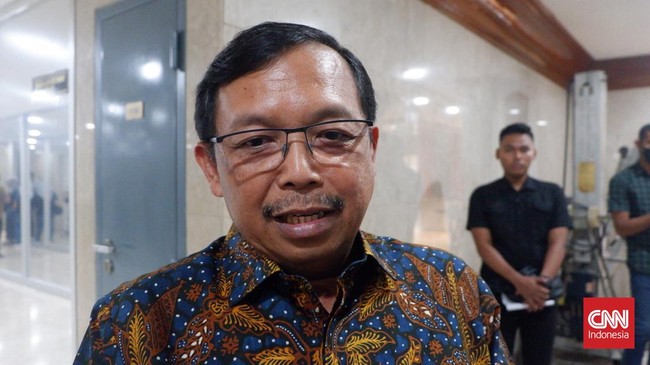 Kepala BPOKK Partai Demokrat Herman Khaeron menyebut pembahasan kabinet pemerintahan Prabowo Subianto-Gibran Rakabuming akan menunggu RUU Kementerian rampung.