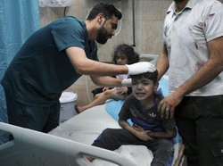 Tangis Histeris Dokter RS Indonesia di Gaza, Keluarga Tewas Digempur Israel