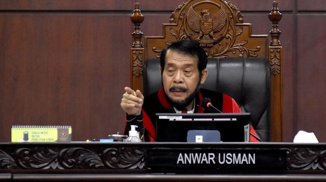 Mantan Ketua Mahkamah Konstitusi Anwar Usman menilai ada upaya politisasi dan pembunuhan karakter terhadapnya terkait putusan MKMK.