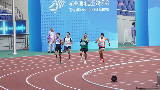 Di balik medali emas Asian Para Games yang diraih Sapto Yogo Purnomo terdapat penderitaan yang harus ditahan atlet andalan Indonesia tersebut.