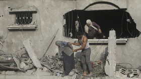 FOTO: Gempuran Israel Menggila, Korban Sipil Gaza Terus Bertambah