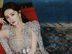 Heboh Lingerie Aktris China Bertaburkan Berlian Seharga Rp 88,5 Juta