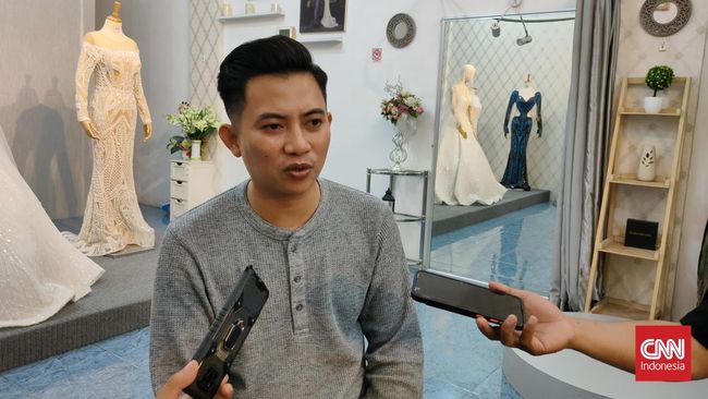 Miss Universe Indonesia 2023 Fabienne Nicole menggandeng desainer Yusuf Isvania untuk membuat gaun kompetisi di Miss Universe 2023.