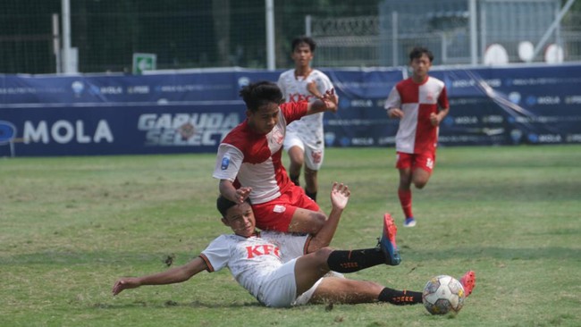 Pengamat sepak bola nasional Yusuf Kurniawan mengkritik PSSI terkait banyak pemain muda yang berperilaku kasar dalam Elite Pro Academy (EPA) 2023.